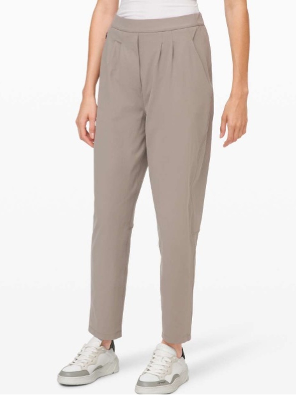 Lululemon Essential High-Rise Trouser
Carbon Dust